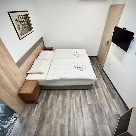 Oh Apartments & Rooms Любляна Екстериор снимка