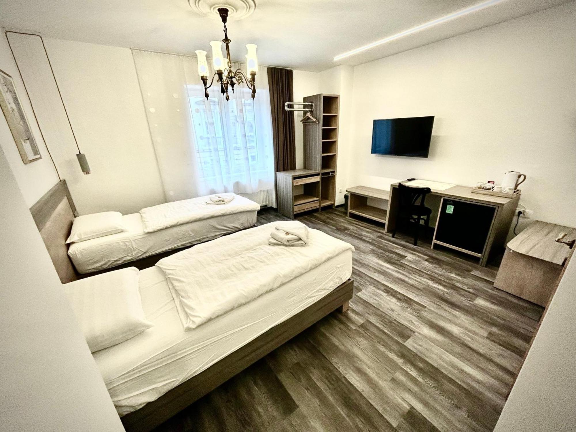 Oh Apartments & Rooms Любляна Екстериор снимка