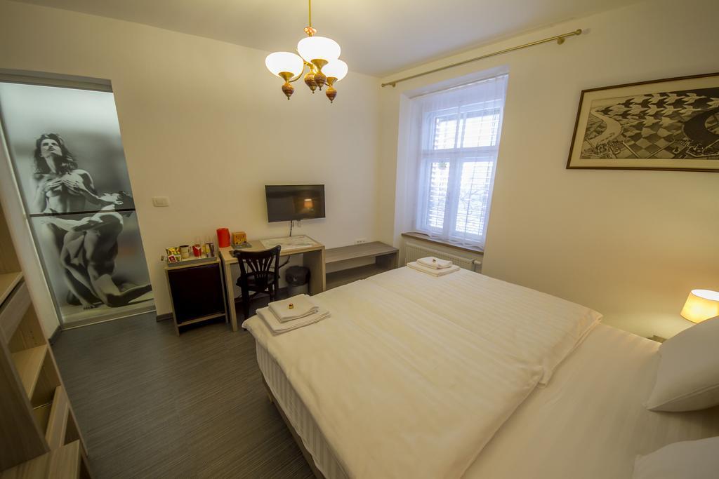 Oh Apartments & Rooms Любляна Екстериор снимка