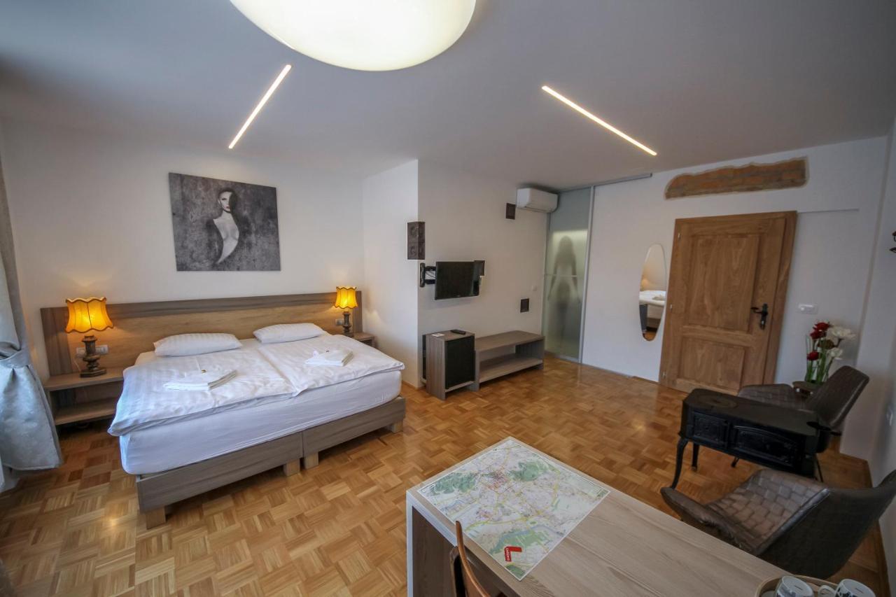 Oh Apartments & Rooms Любляна Екстериор снимка