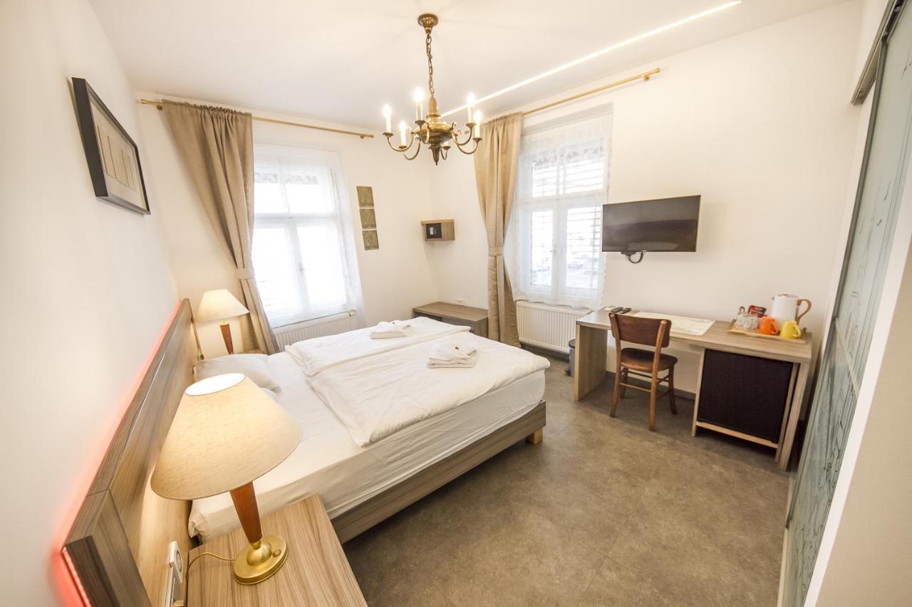 Oh Apartments & Rooms Любляна Екстериор снимка